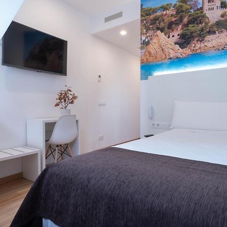 Hotel Bestprice Girona Bagian luar foto