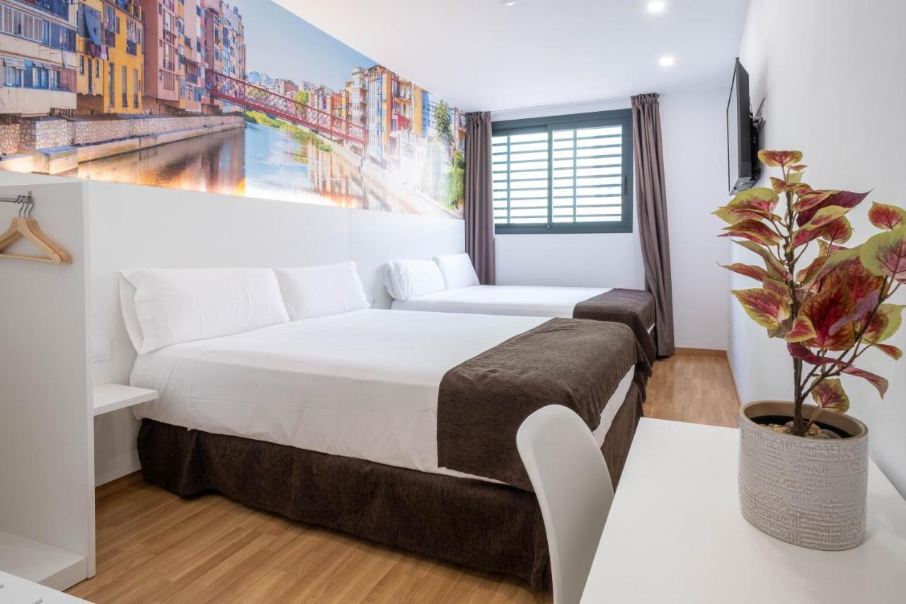 Hotel Bestprice Girona Bagian luar foto